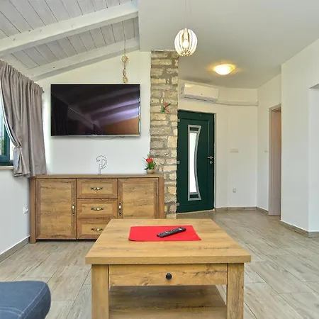 Fuer 6 Personen Ca 70 Qm In Zminj, Istrien Binnenland Von Istrien Holiday home Zminj